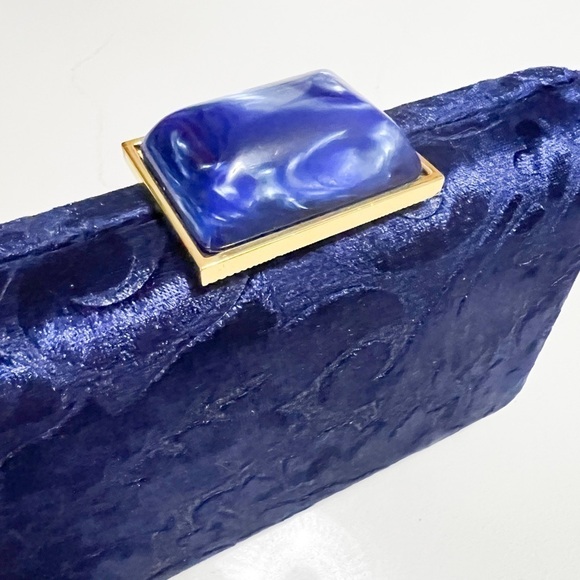 SONDRA ROBERTS Velvet Floral Blue Crossbody Clutch - Picture 2 of 4